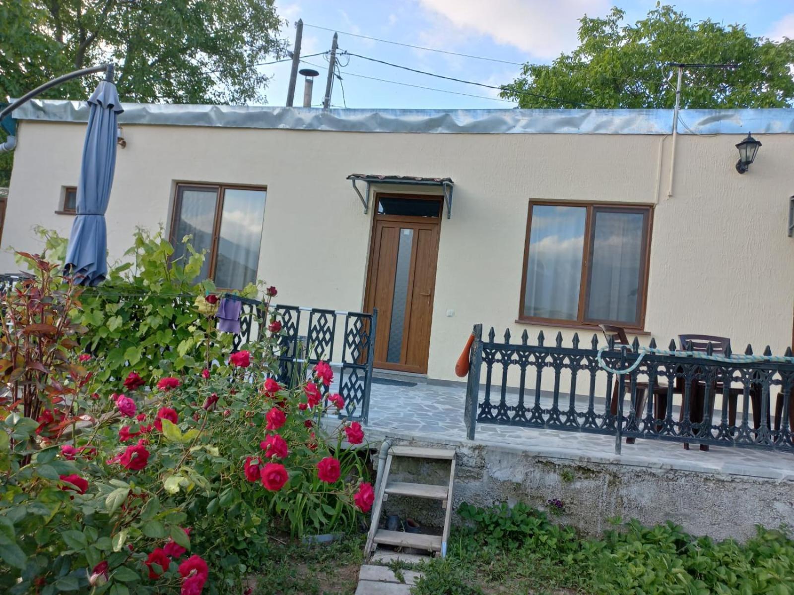 Ana-Maria Bnb Tat'ev Exterior photo